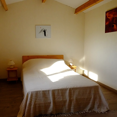 cellier_gite_chambre_grand_lit